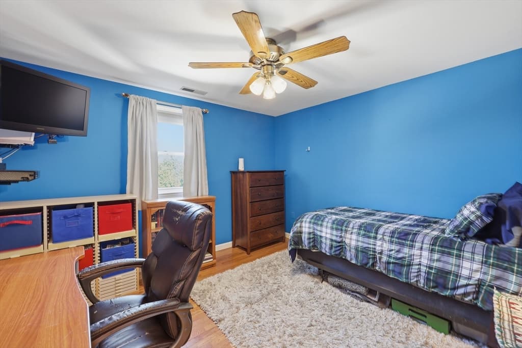 Single Family Residence at 37 Warrenton Road, Haverhill MA 01832, photo 18 of 33