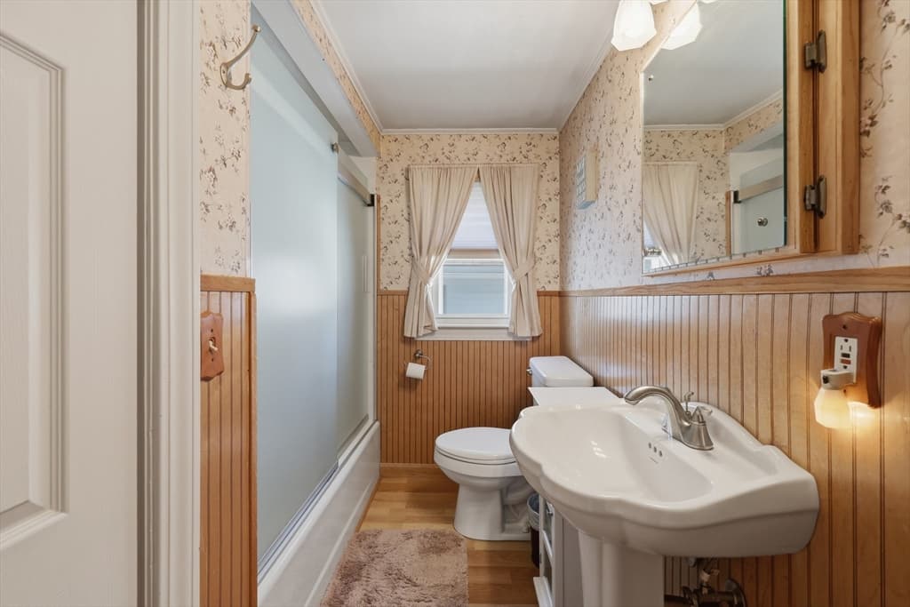 Single Family Residence at 37 Warrenton Road, Haverhill MA 01832, photo 11 of 33