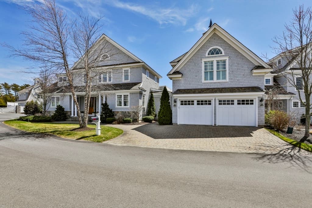 5 Coastline Drive, Mashpee MA 02649 photo 2