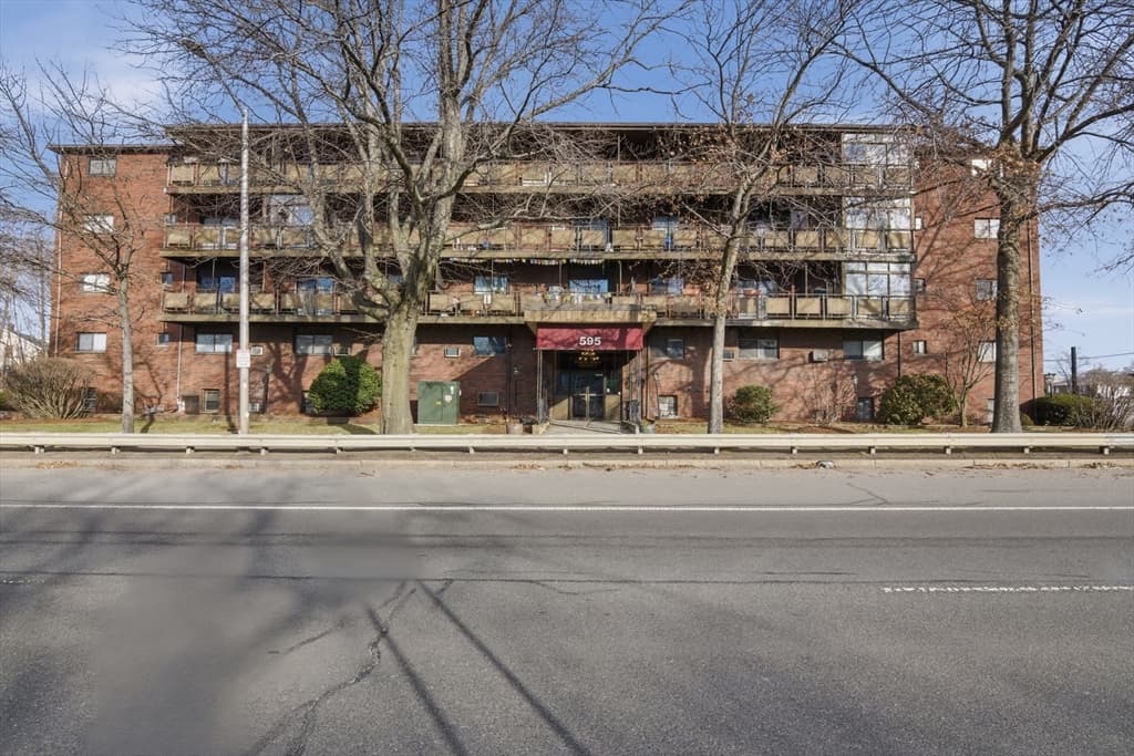 Condominium at 595 Revere Beach Parkway # 5, Revere MA 02151