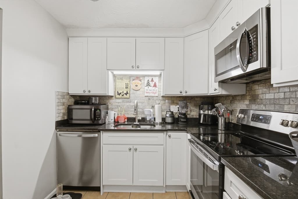 Condominium at 595 Revere Beach Parkway # 5, Revere MA 02151, photo 9 of 24