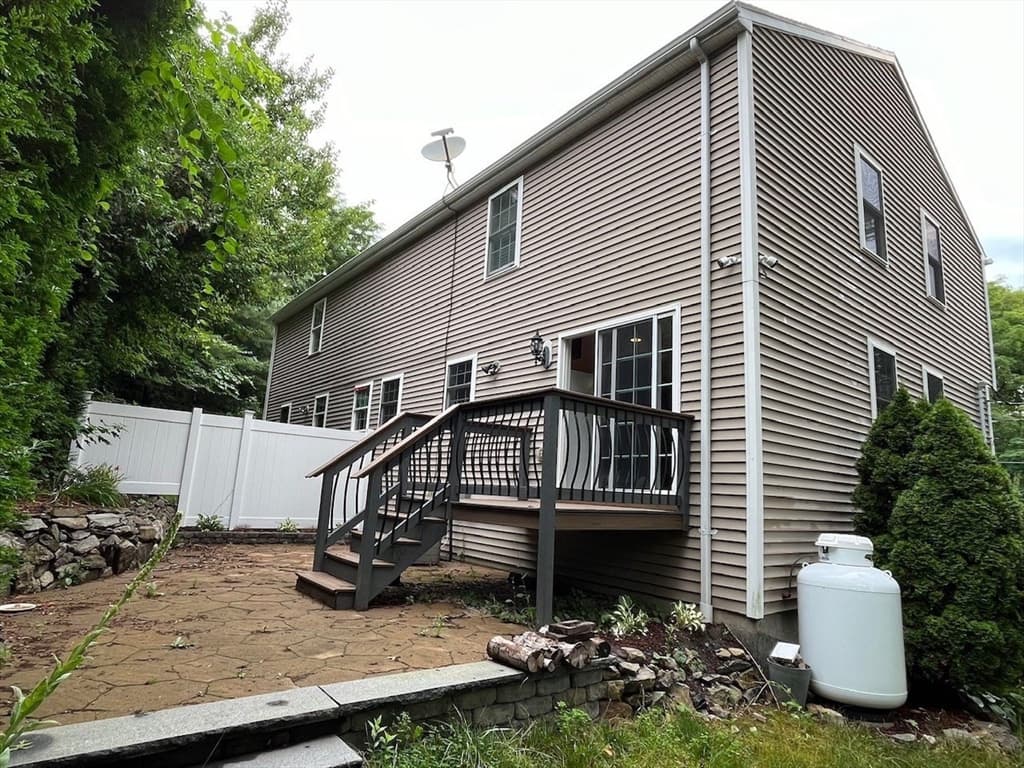 Condominium at 9-A Ansonia Rd # 9A, Worcester MA 01605, photo 11 of 12