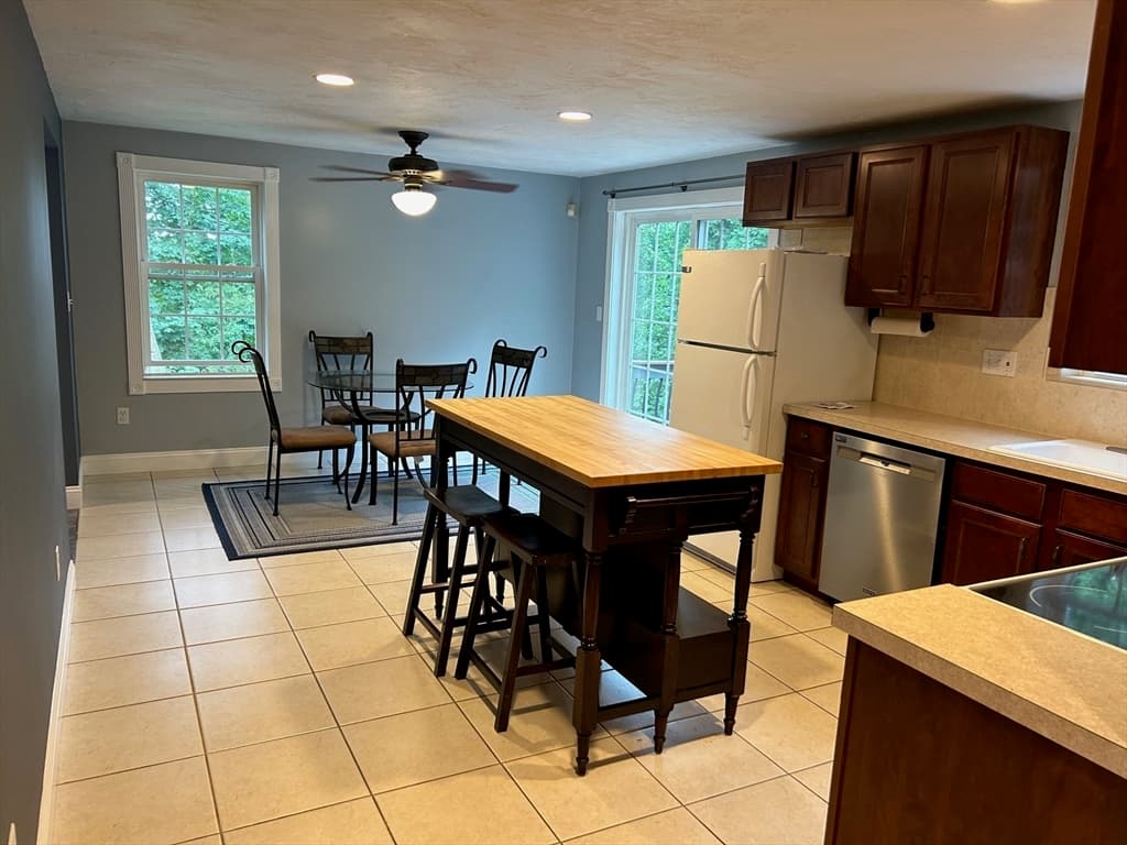 Condominium at 9-A Ansonia Rd # 9A, Worcester MA 01605, photo 4 of 12