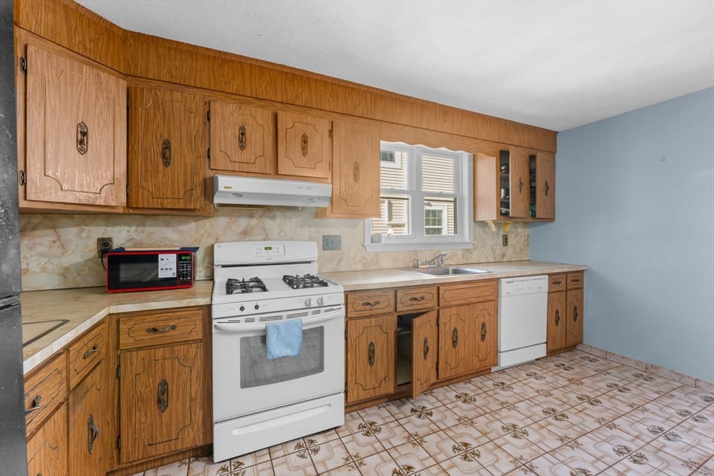 2 Family - 2 Units Up/Down at 92 Sheridan Ave, Medford MA 02155, photo 22 of 42