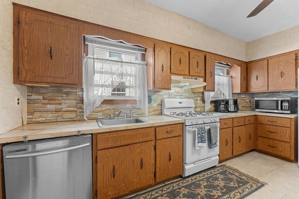 2 Family - 2 Units Up/Down at 92 Sheridan Ave, Medford MA 02155, photo 10 of 42