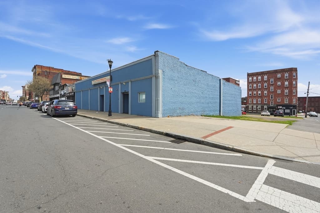 434-440 High St, Holyoke MA 01040 photo 2