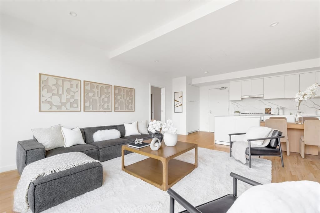 Condominium at 346 Congress St # 703, Boston MA 02210, photo 6 of 38