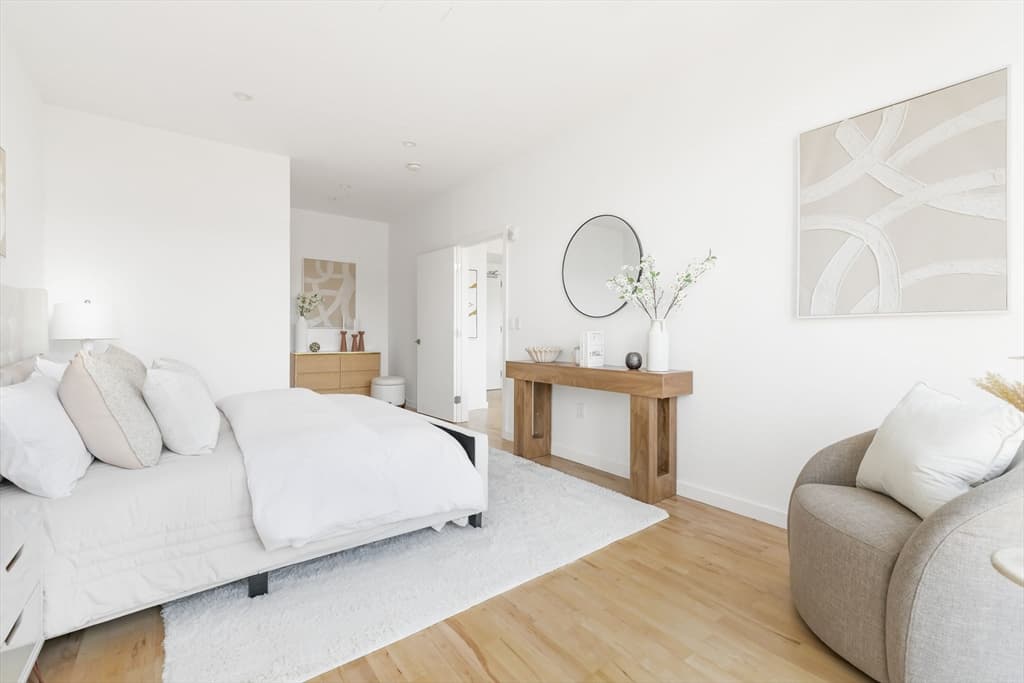 Condominium at 346 Congress St # 703, Boston MA 02210, photo 17 of 38