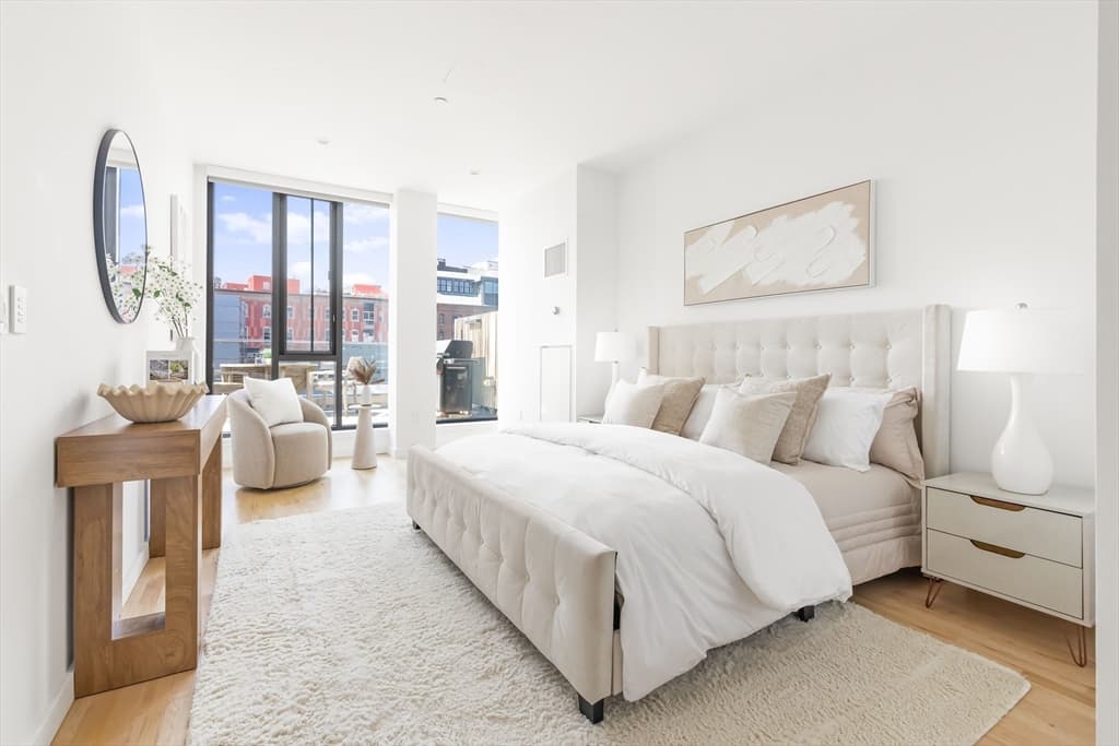 Condominium at 346 Congress St # 703, Boston MA 02210, photo 16 of 38