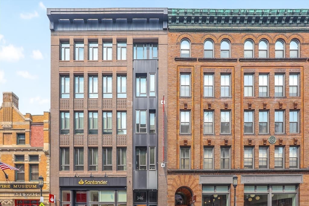 Condominium at 346 Congress St # 703, Boston MA 02210, photo 36 of 38