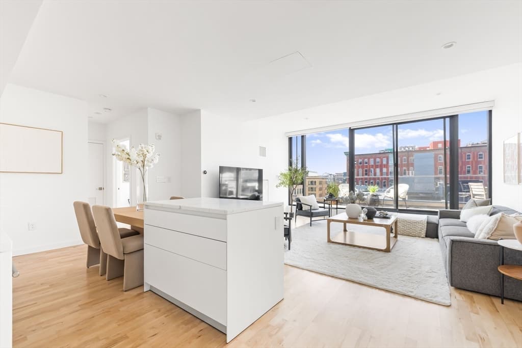 346 Congress St # 703, Boston MA 02210