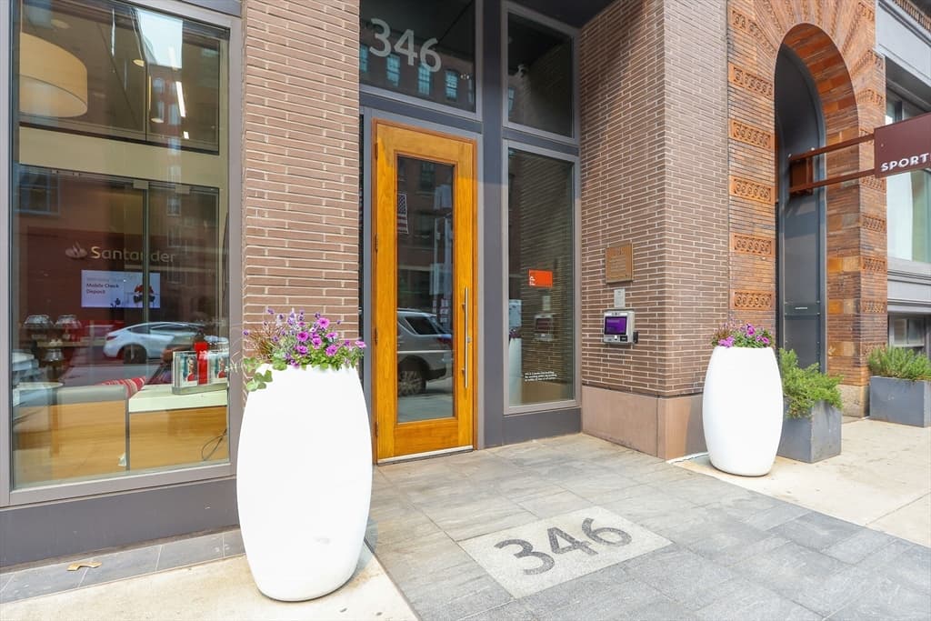 Condominium at 346 Congress St # 703, Boston MA 02210, photo 33 of 38