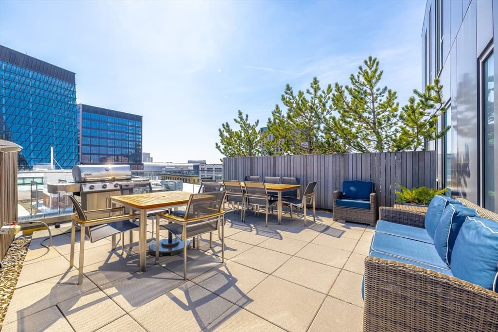 Condominium at 346 Congress St # 703, Boston MA 02210, photo 37 of 38