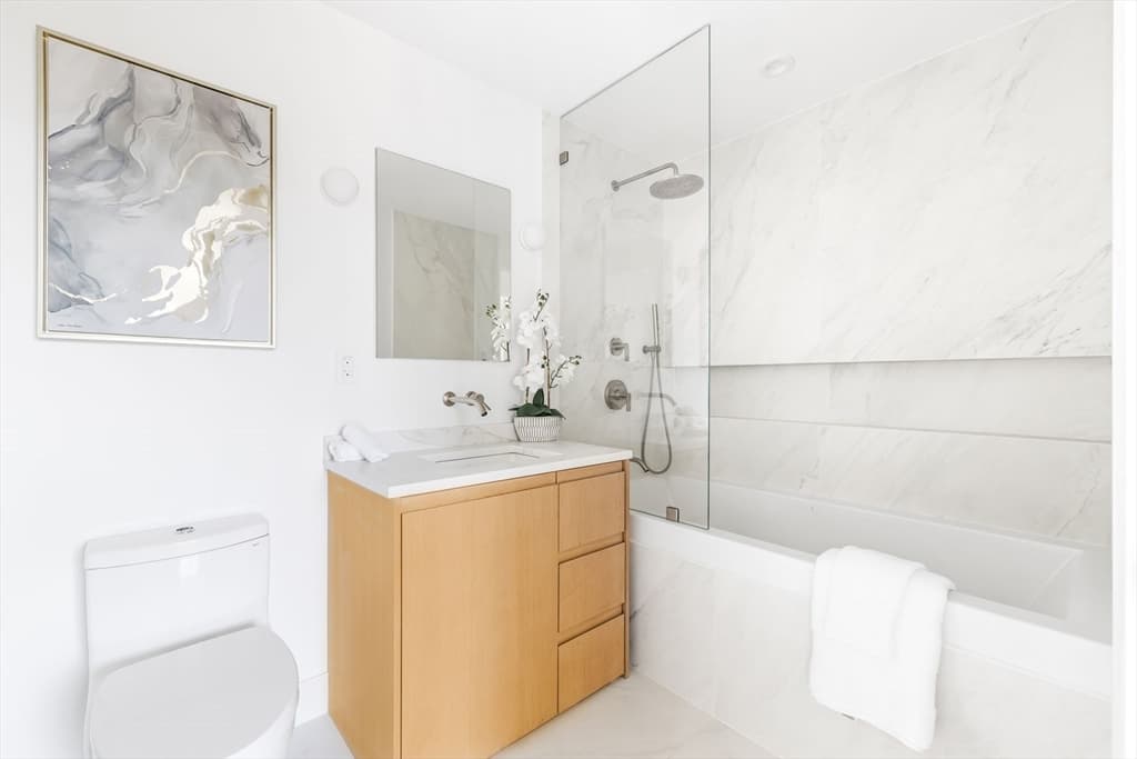 Condominium at 346 Congress St # 703, Boston MA 02210, photo 15 of 38