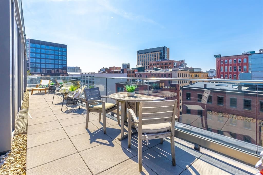 Condominium at 346 Congress St # 703, Boston MA 02210, photo 25 of 38