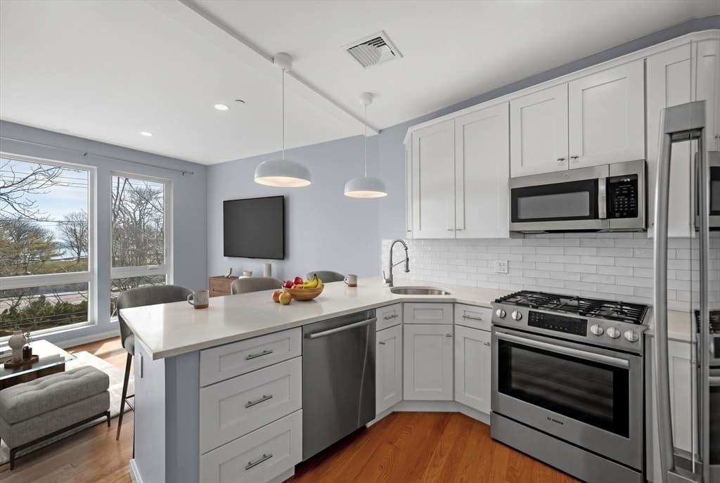 Condominium at 172 Kimball Ave # 2B, Revere MA 02151, photo 2 of 36