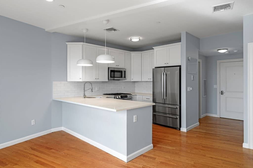 Condominium at 172 Kimball Ave # 2B, Revere MA 02151, photo 6 of 36