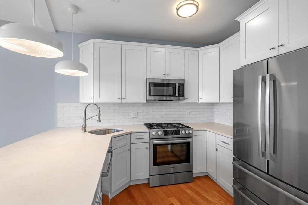 Condominium at 172 Kimball Ave # 2B, Revere MA 02151, photo 7 of 36