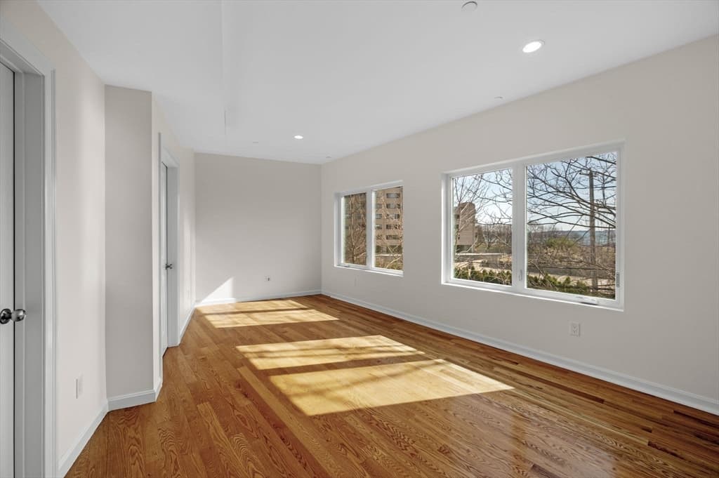 Condominium at 172 Kimball Ave # 2B, Revere MA 02151, photo 14 of 36