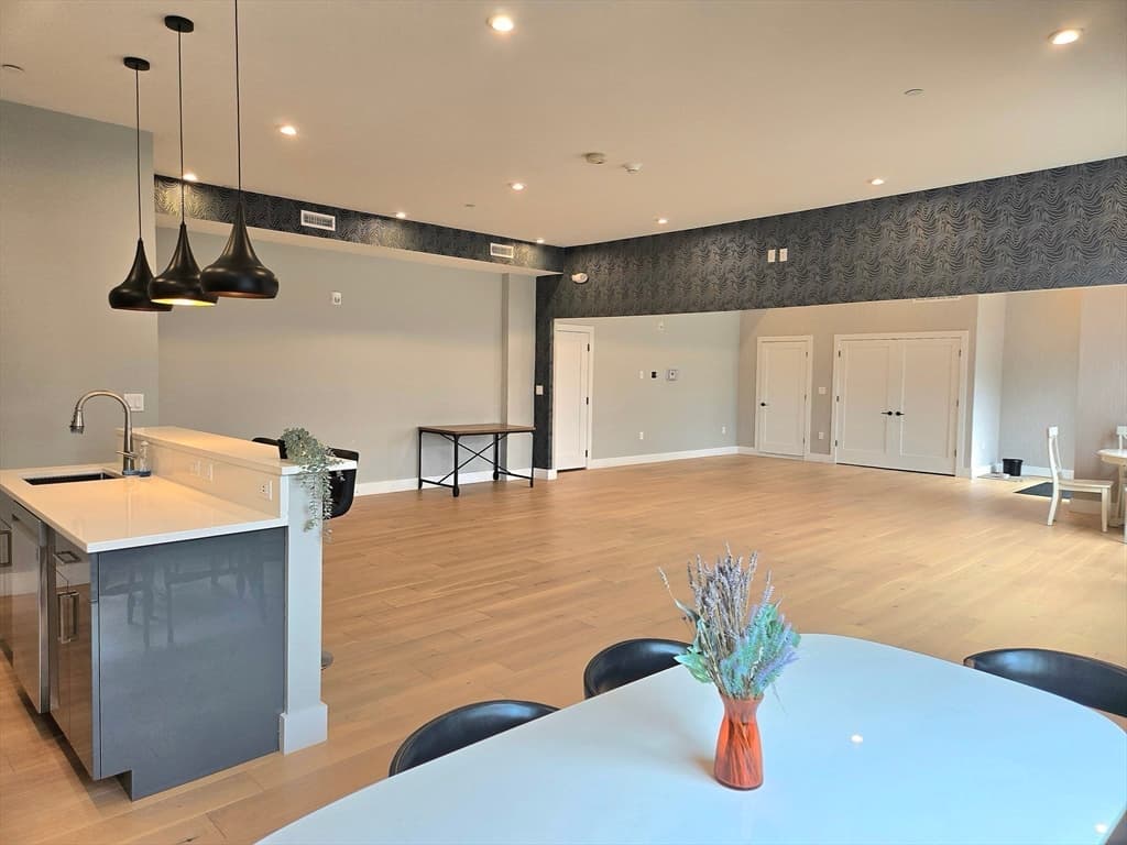 Condominium at 60 Cross St, East # 103, Somerville MA 02145, photo 22 of 24