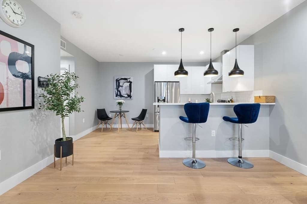 Condominium at 60 Cross St, East # 103, Somerville MA 02145, photo 5 of 24