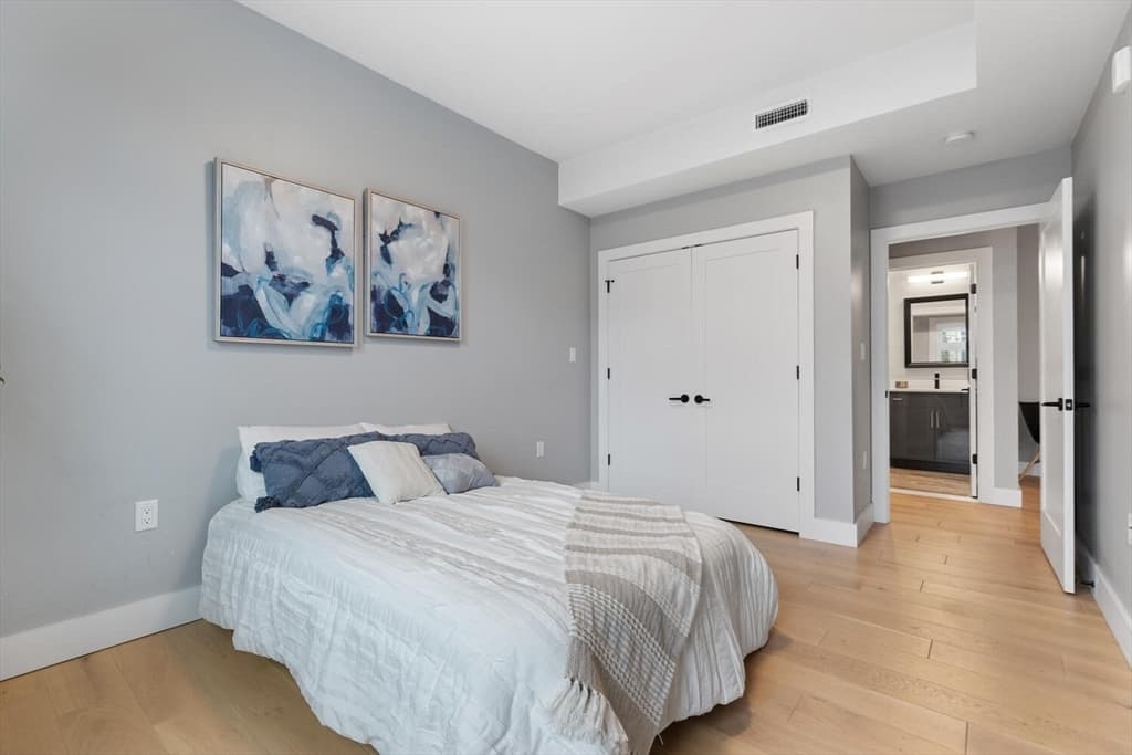 Condominium at 60 Cross St, East # 103, Somerville MA 02145, photo 11 of 24