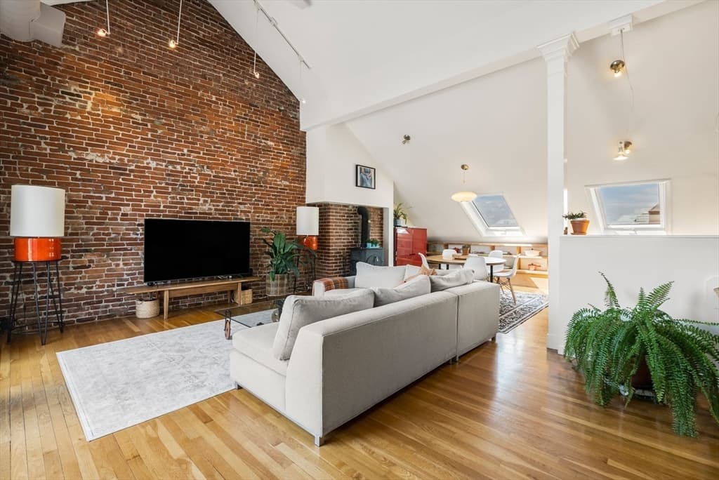 Condominium at 1666 Washington St # 3, Boston MA 02118, photo 8 of 30