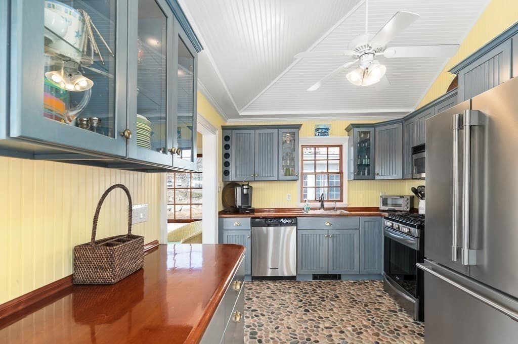 Single Family Residence at 127-131 Eastern Point Blvd, Gloucester MA 01930, Gloucester, photo 23 of 38