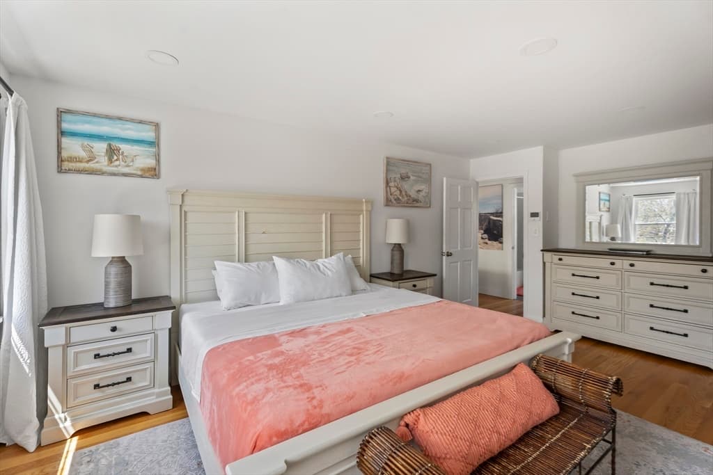 Single Family Residence at 105 Whalers Walk, Edgartown MA 02539, photo 23 of 28