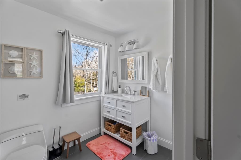 Single Family Residence at 105 Whalers Walk, Edgartown MA 02539, photo 26 of 28