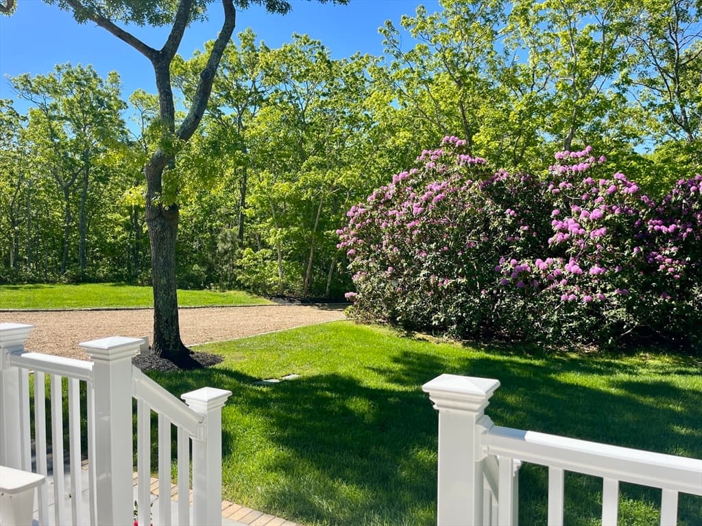 Single Family Residence at 105 Whalers Walk, Edgartown MA 02539, photo 3 of 28