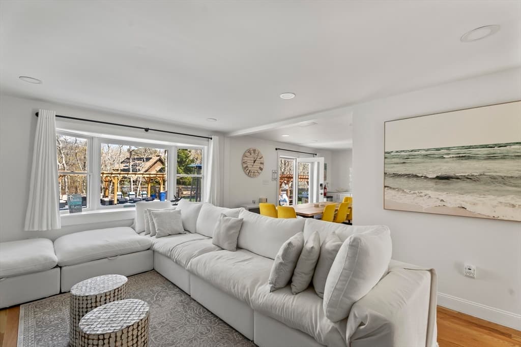 Single Family Residence at 105 Whalers Walk, Edgartown MA 02539, photo 5 of 28