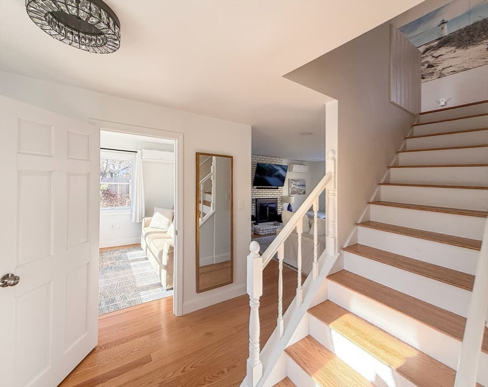 Single Family Residence at 105 Whalers Walk, Edgartown MA 02539, photo 18 of 28