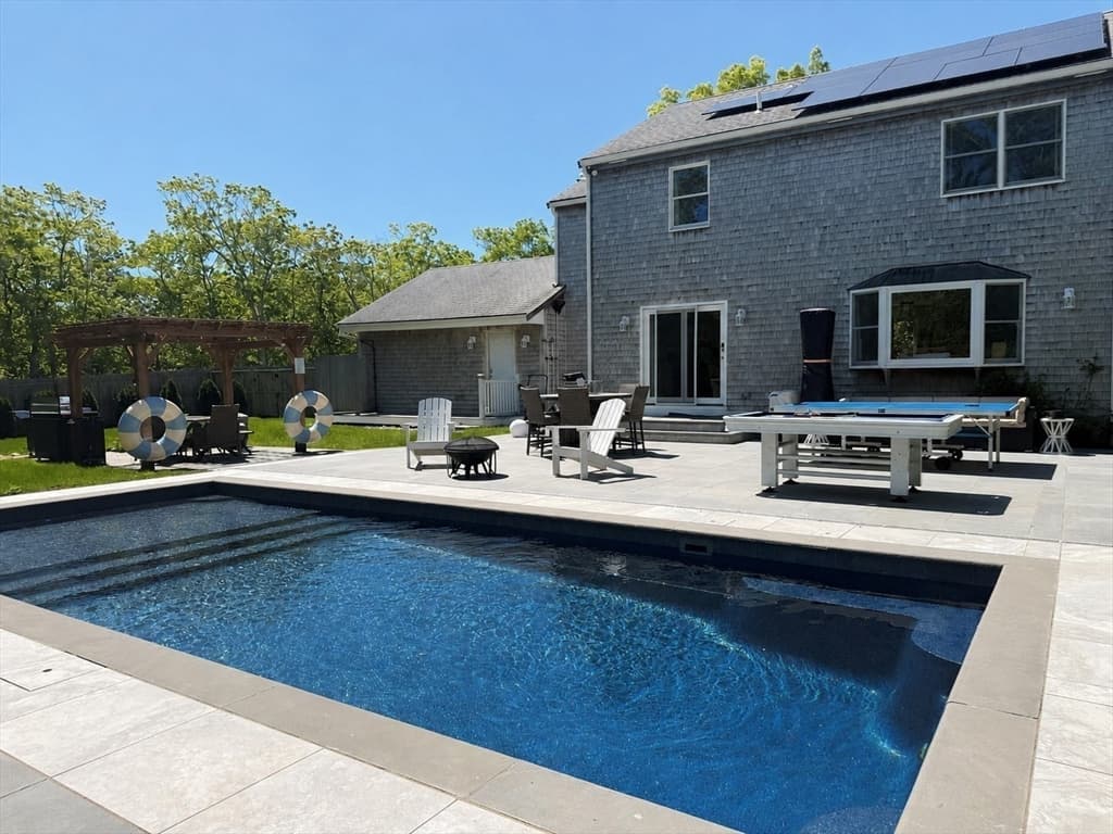 Single Family Residence at 105 Whalers Walk, Edgartown MA 02539, photo 11 of 28