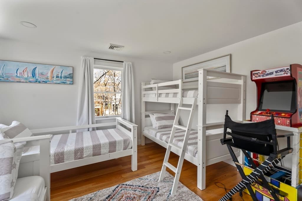 Single Family Residence at 105 Whalers Walk, Edgartown MA 02539, photo 25 of 28