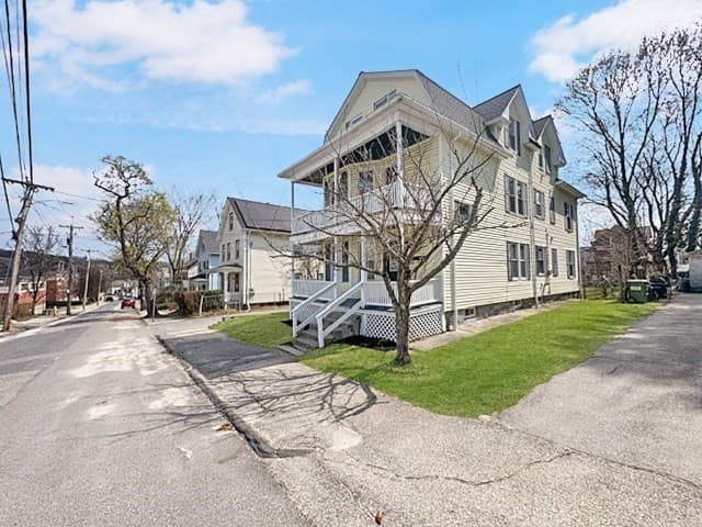 3 Family at 21 Falmouth St, Worcester MA 01607, photo 3 of 40