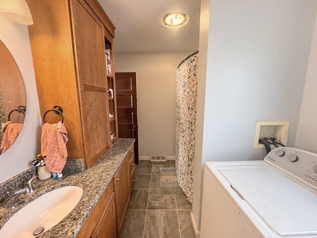 3 Family at 21 Falmouth St, Worcester MA 01607, photo 10 of 40