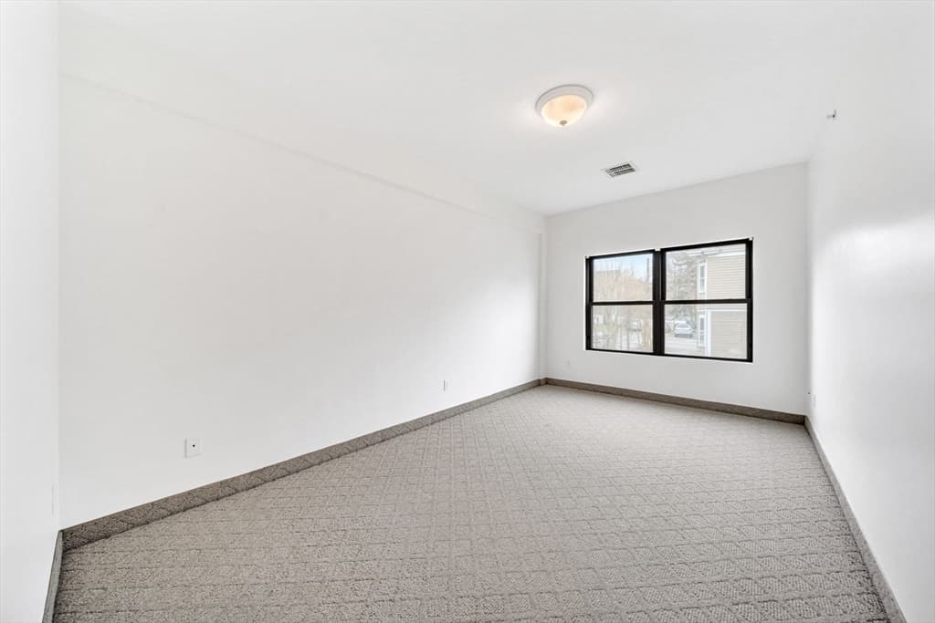 Condominium at 157 Beale Street # 6, Quincy MA 02170, Quincy, photo 32 of 41