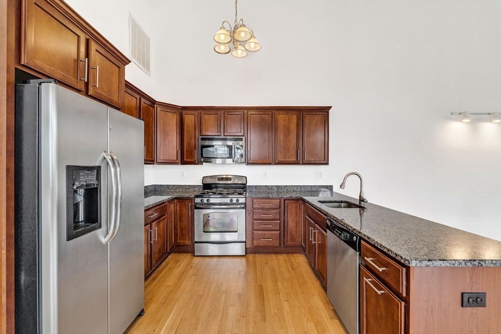 Condominium at 157 Beale Street # 6, Quincy MA 02170, Quincy, photo 14 of 41