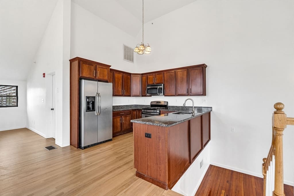 Condominium at 157 Beale Street # 6, Quincy MA 02170, Quincy, photo 15 of 41