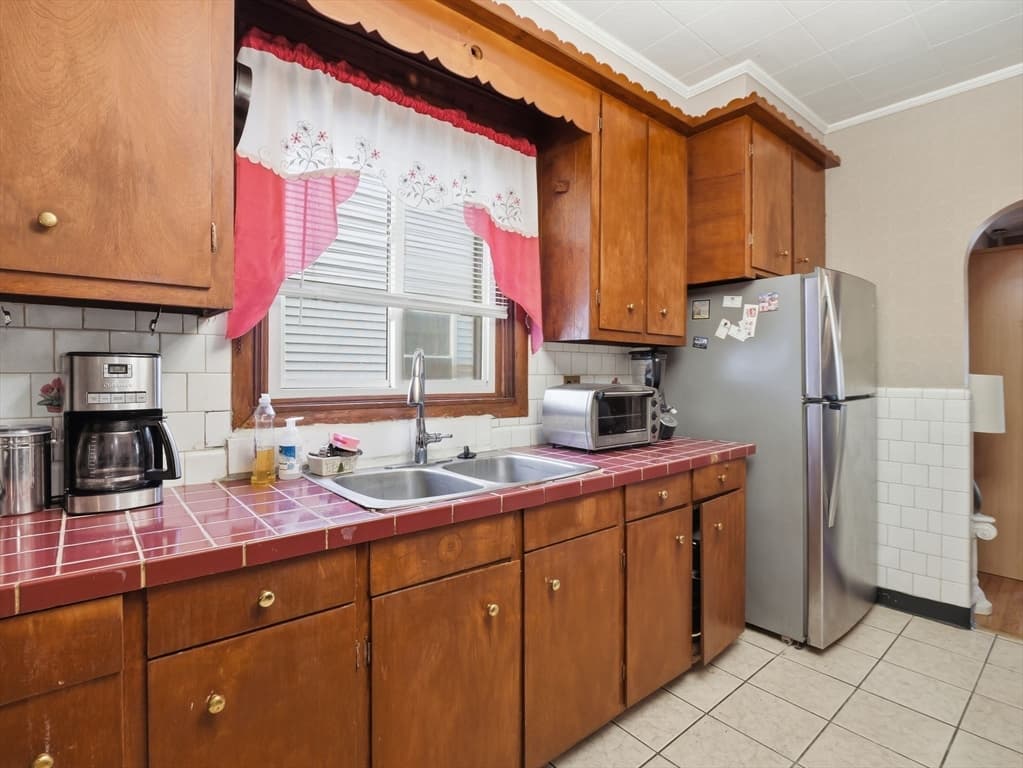 Single Family Residence at 77 Lewis St, Everett MA 02149, Everett, photo 7 of 24