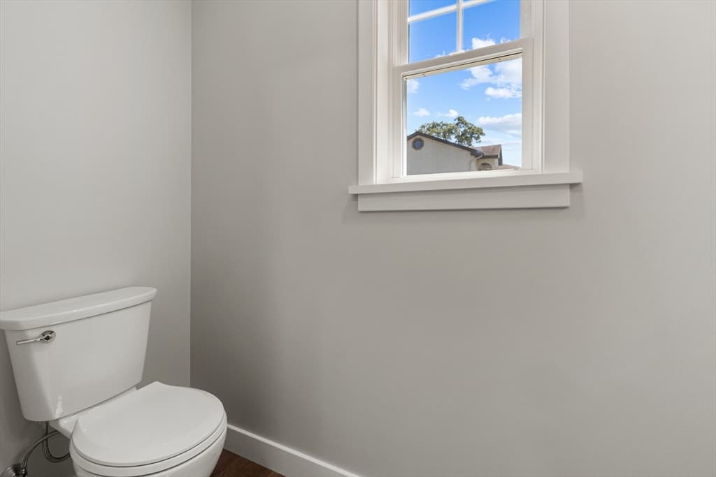 Single Family Residence at 961 Wood St, Fall River MA 02721, photo 12 of 33