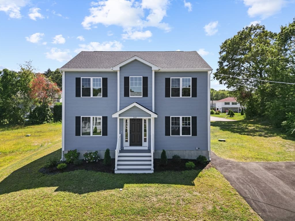 961 Wood St, Fall River MA 02721