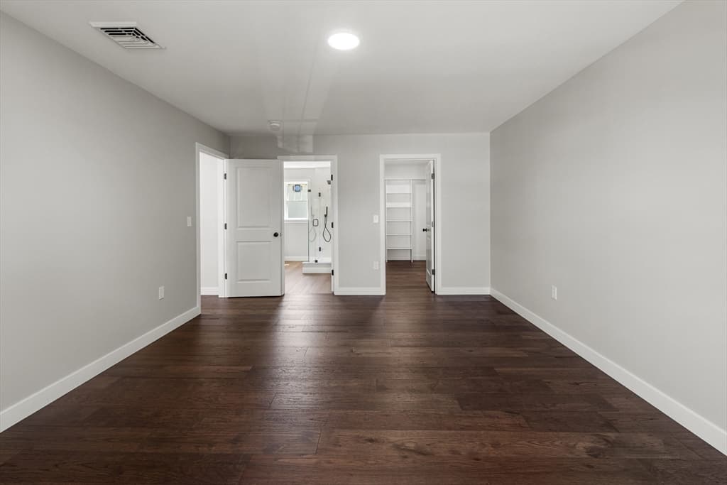Single Family Residence at 961 Wood St, Fall River MA 02721, photo 21 of 33