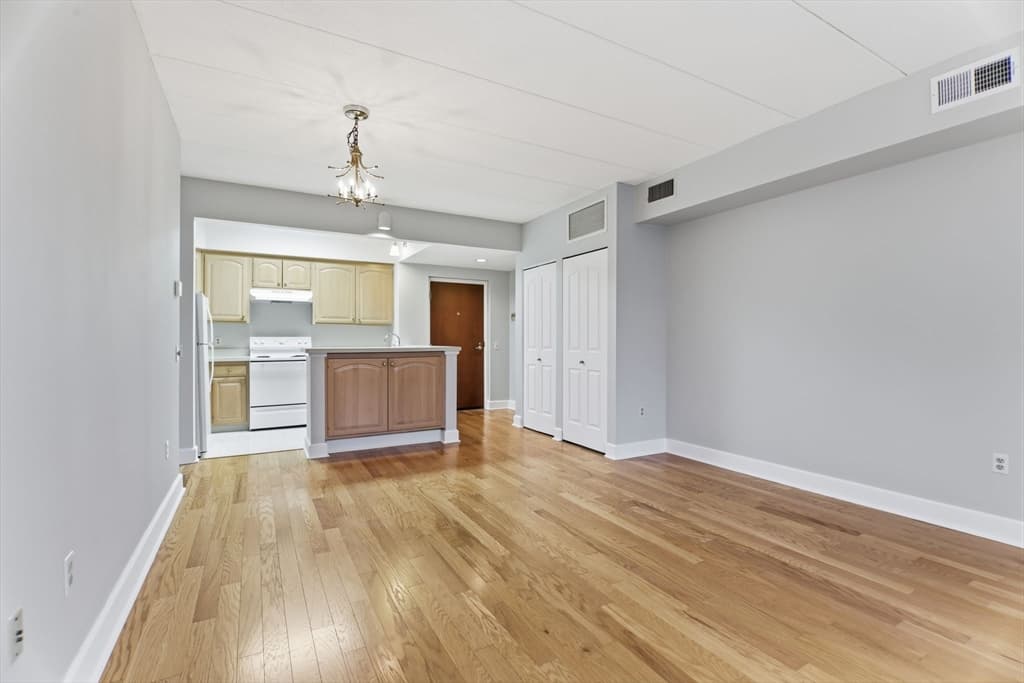 34 Sumner Ave # 210, Springfield MA 01108 photo 7