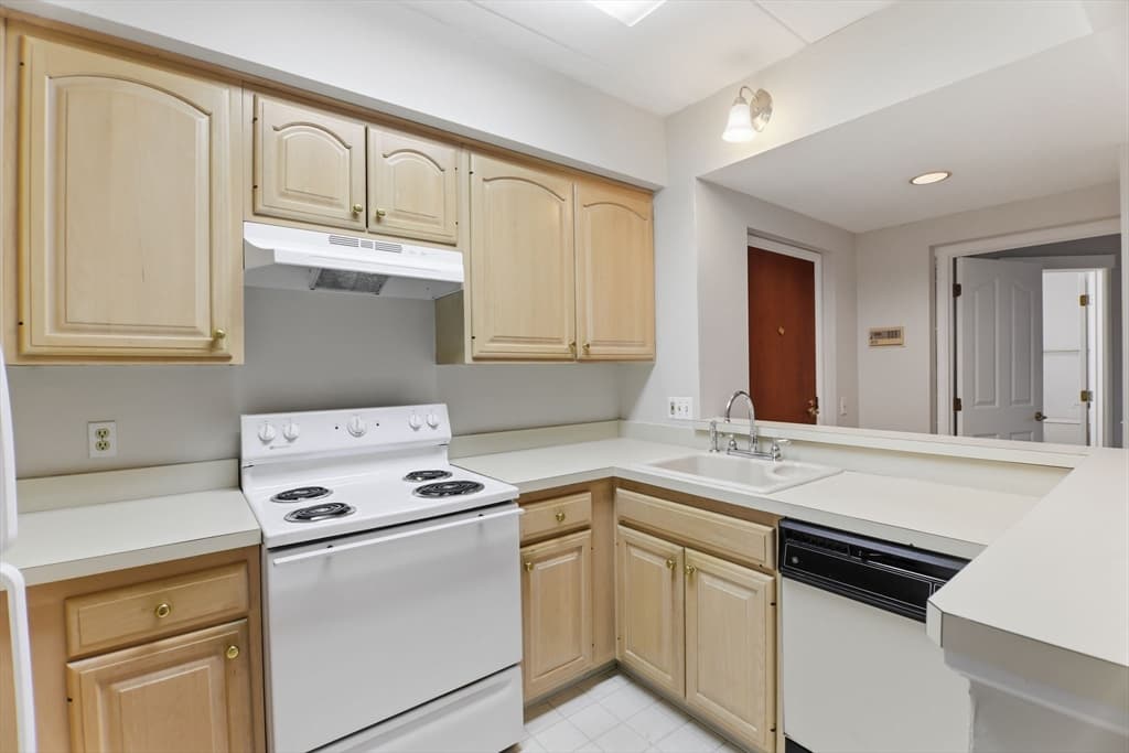 34 Sumner Ave # 210, Springfield MA 01108 photo 8