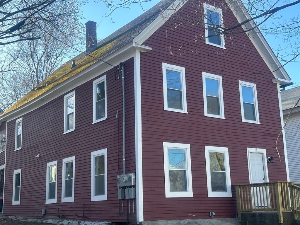 19 Pine St, Athol MA 01331