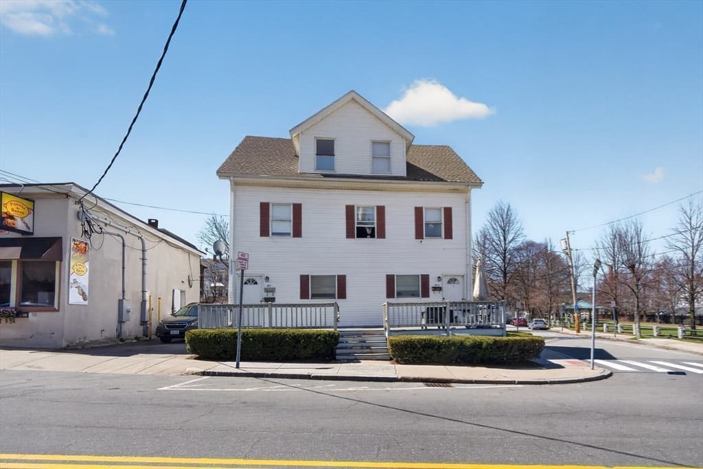 4 Family at 227-229 Newton Street, Waltham MA 02453, Waltham, photo 12 of 42