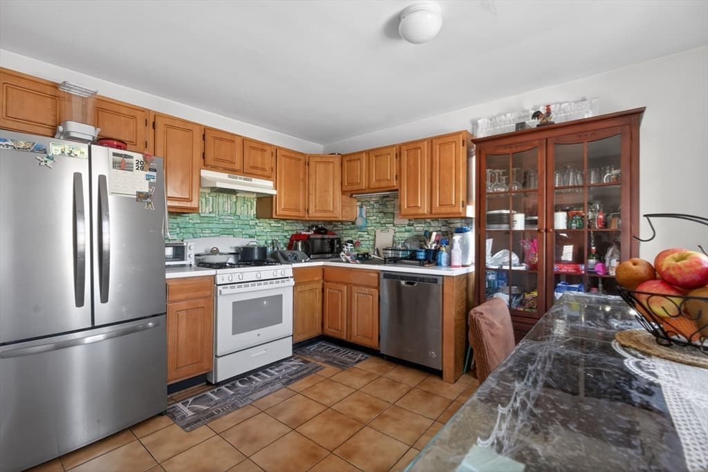 4 Family at 227-229 Newton Street, Waltham MA 02453, Waltham, photo 26 of 42