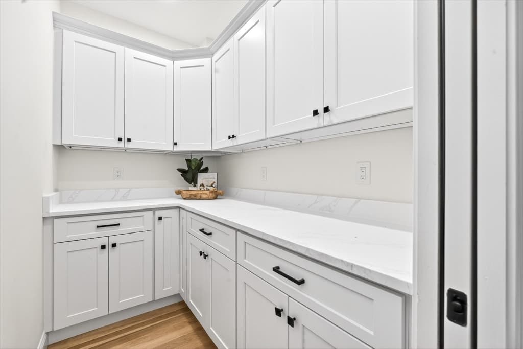 Single Family Residence at 45 Presidents Road, Weymouth MA 02188, photo 6 of 23